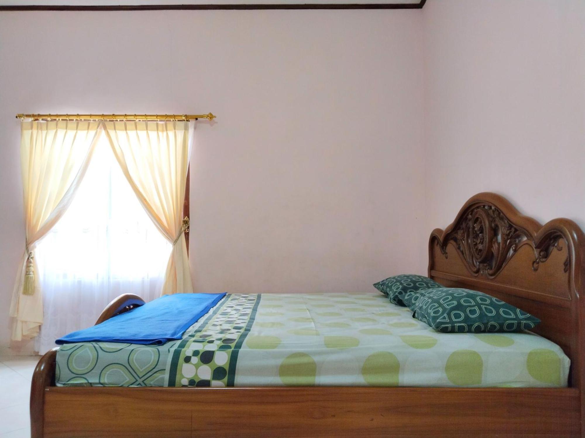 Villa Yustisia Curug 7 Cilember Cisarua Eksteriør billede