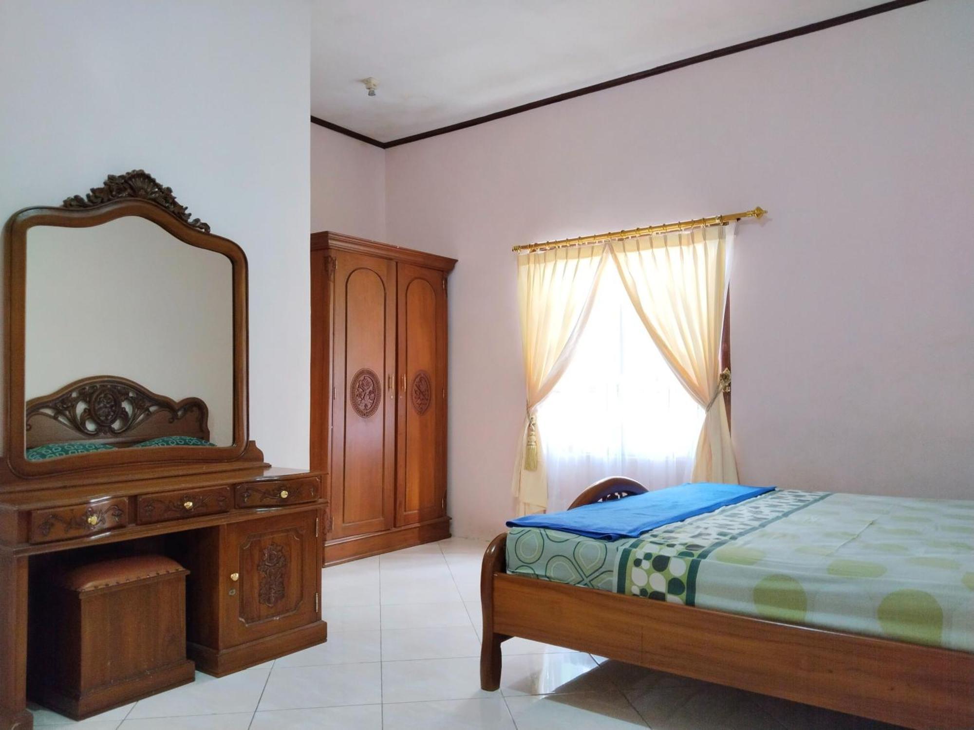 Villa Yustisia Curug 7 Cilember Cisarua Eksteriør billede