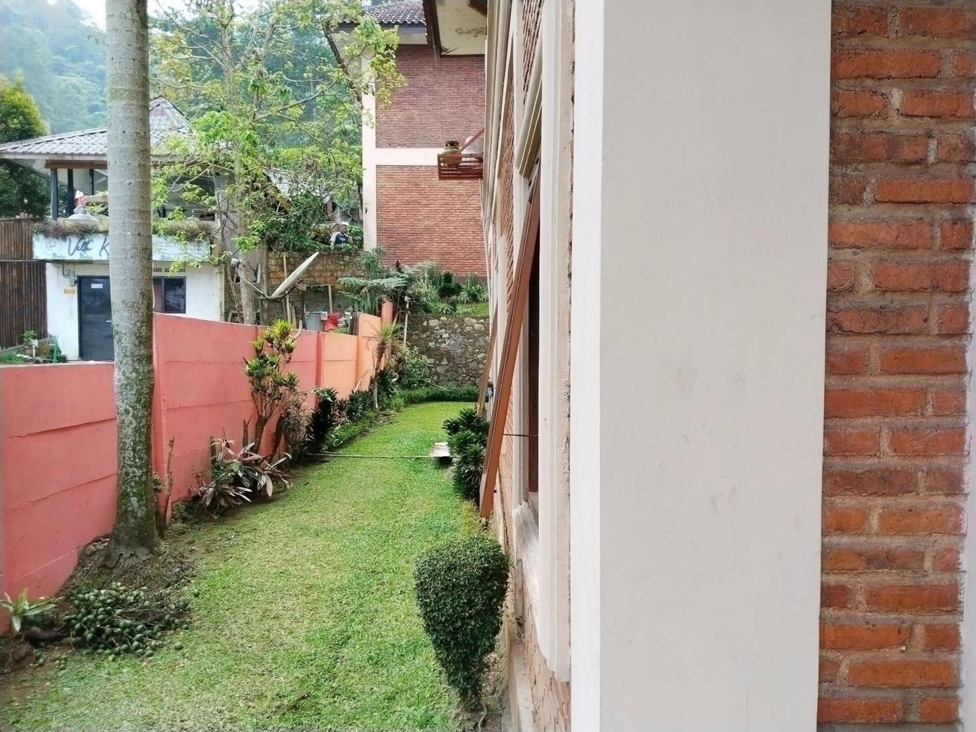 Villa Yustisia Curug 7 Cilember Cisarua Eksteriør billede